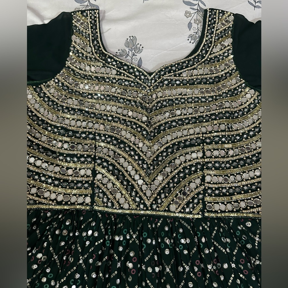 Trending heavily embroidered peplum top n skirt/lehenga with can can - Picture 3 of 13